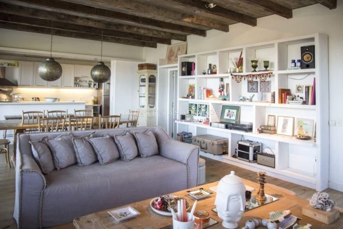 Casa de 3 dormitorios en venta en Manantiales, Punta del Este.