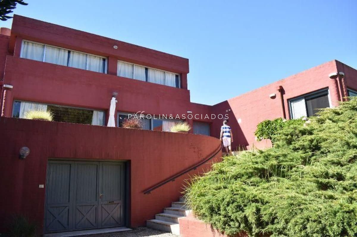 Casa en venta de 3 dormitorios en Rincón del Indio, Punta del Este.