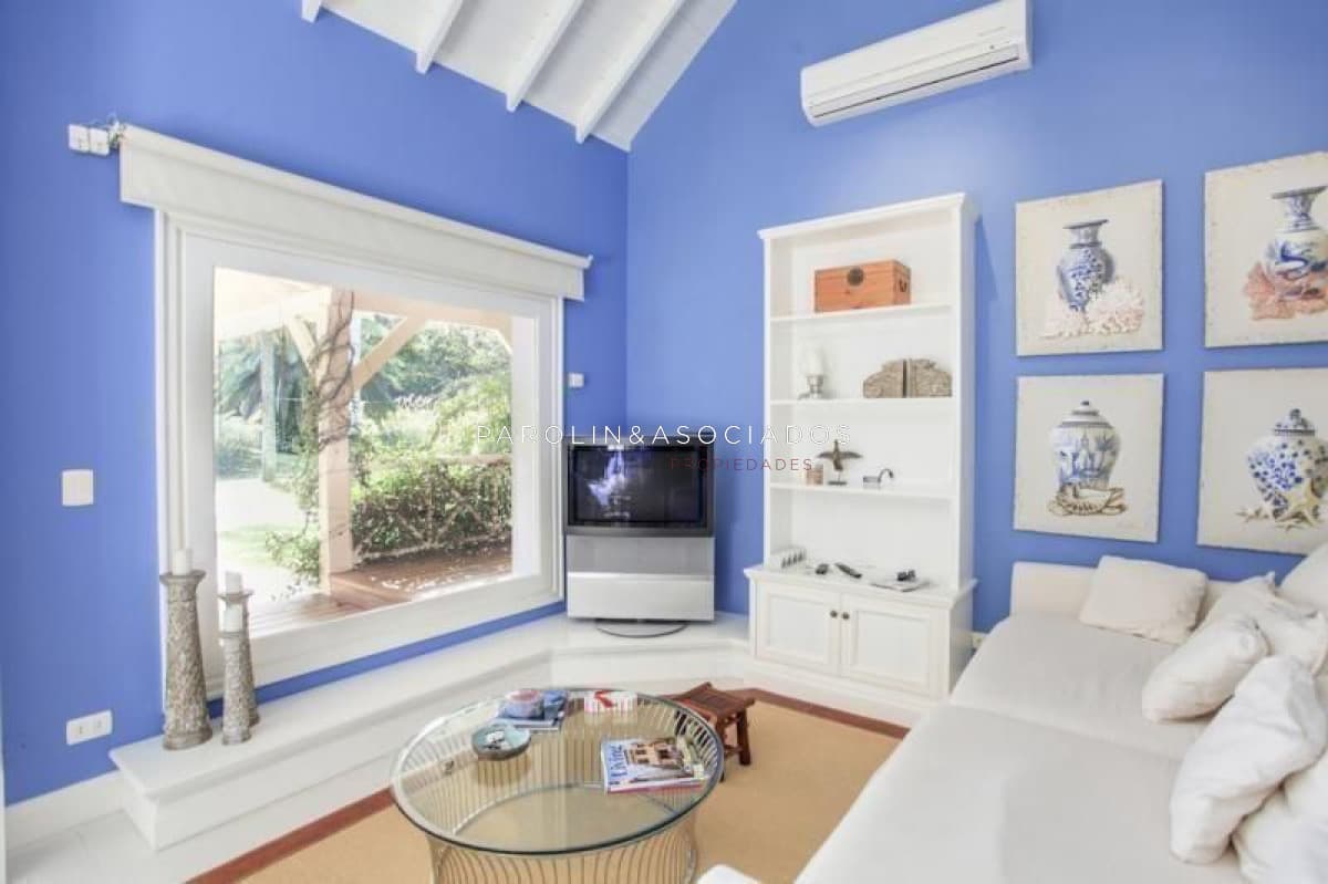 Casa en venta de 4 dormitorios en Beverly Hills, Punta del Este.