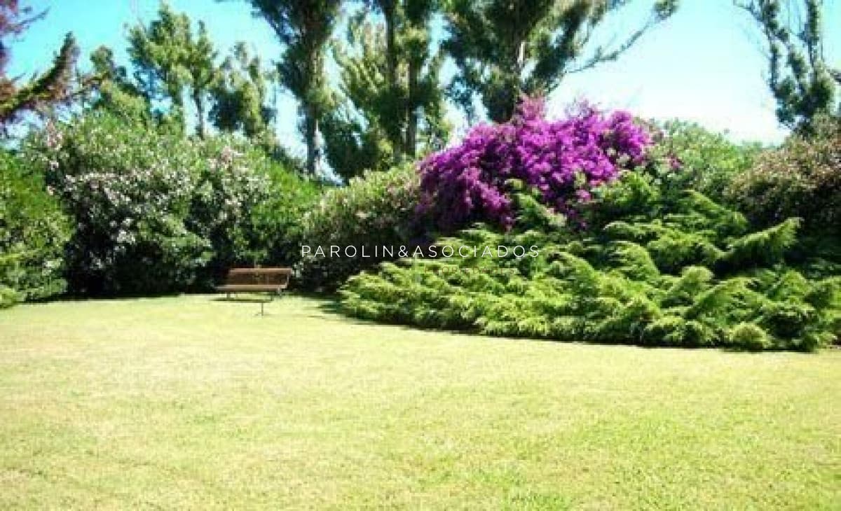Casa de 6 dormitorios en venta en Punta Ballena, Punta del Este.