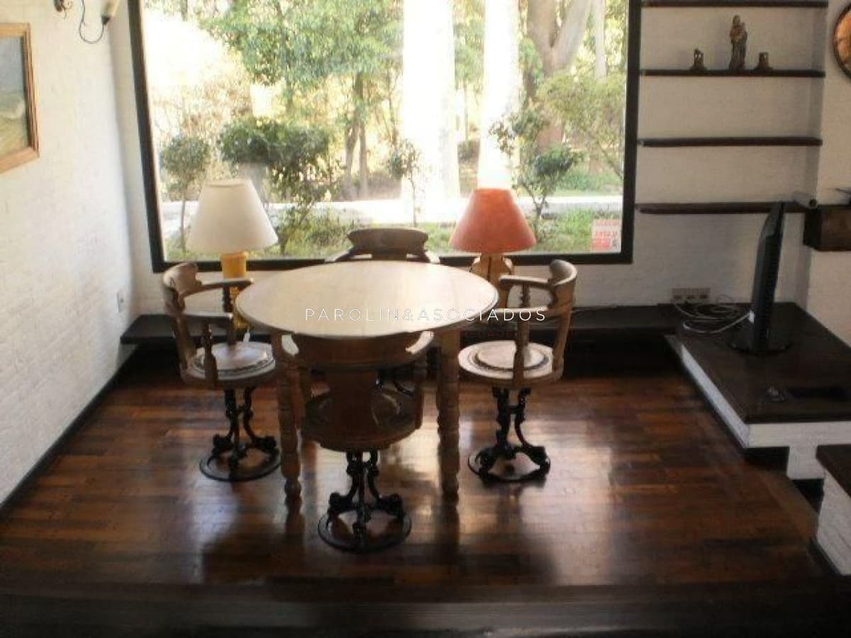 Casa de 6 dormitorios en venta en Punta Ballena, Punta del Este.