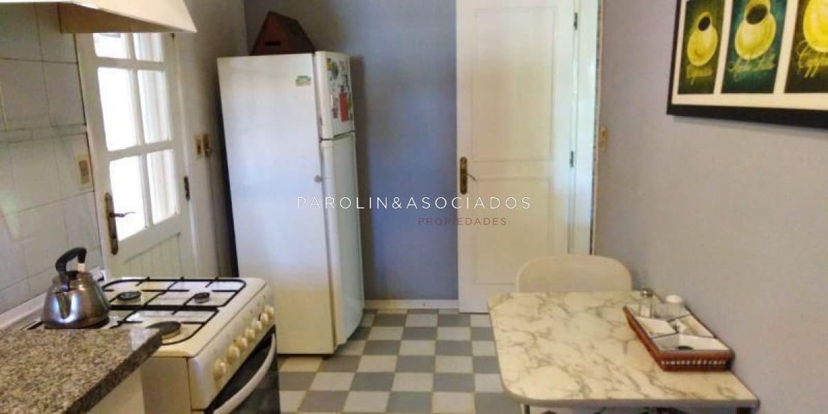 Hermosa casa en venta de 2 dormitorios en Brava, Punta del Este.