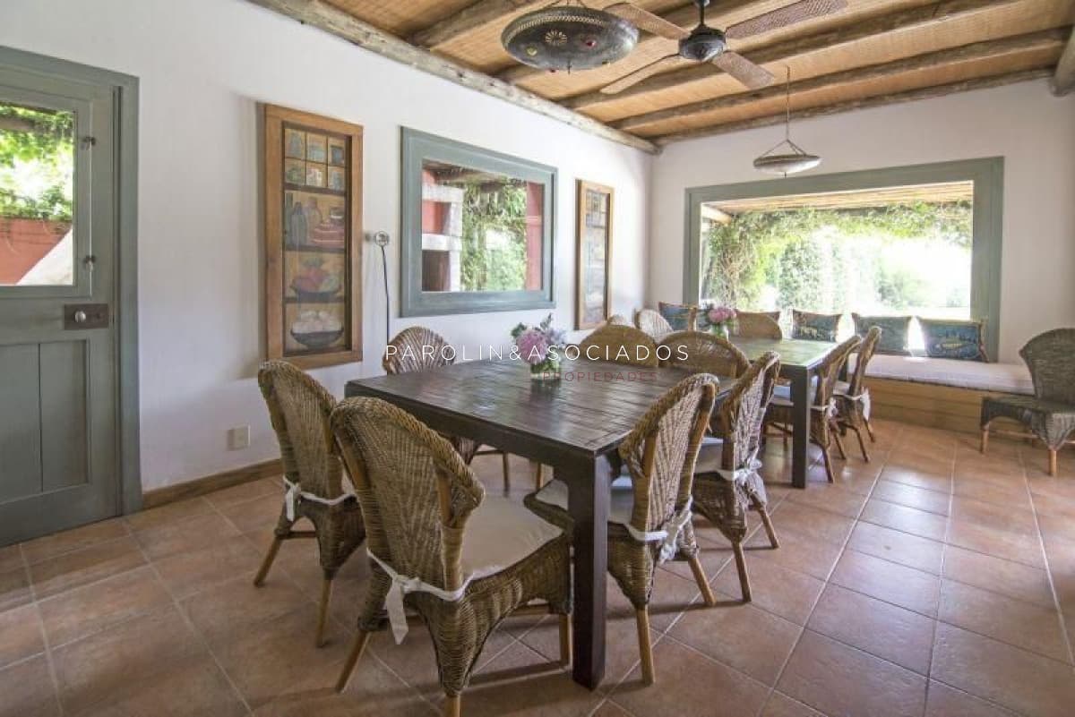 CASA DE  9 DORMITORIOS EN LA BARRA, PUNTA DEL ESTE