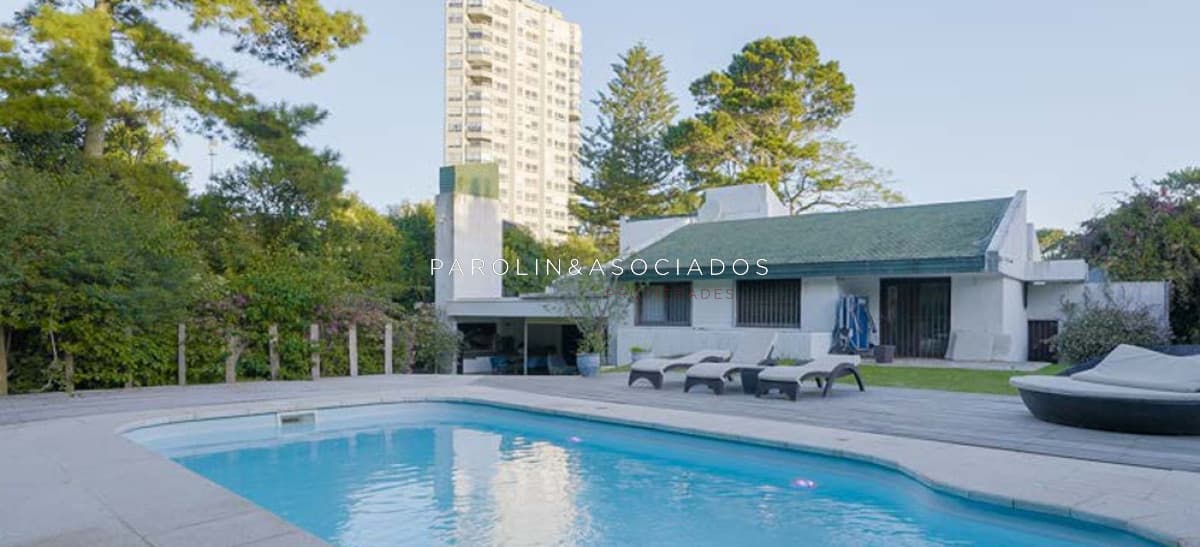 Casa en Venta de 3 Dormitorios, ubicada en Playa Mansa