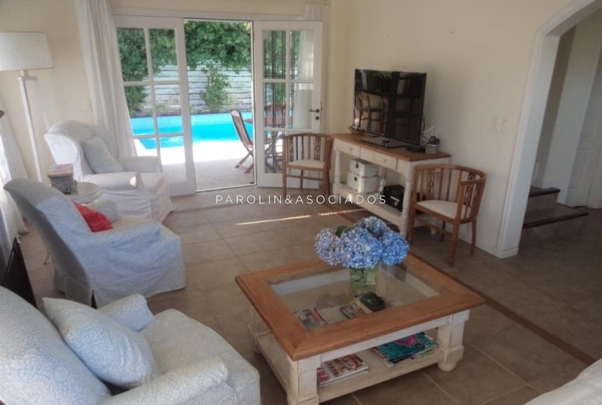 Excelente casa en venta a dos cuadras del mar, Punta del Este.