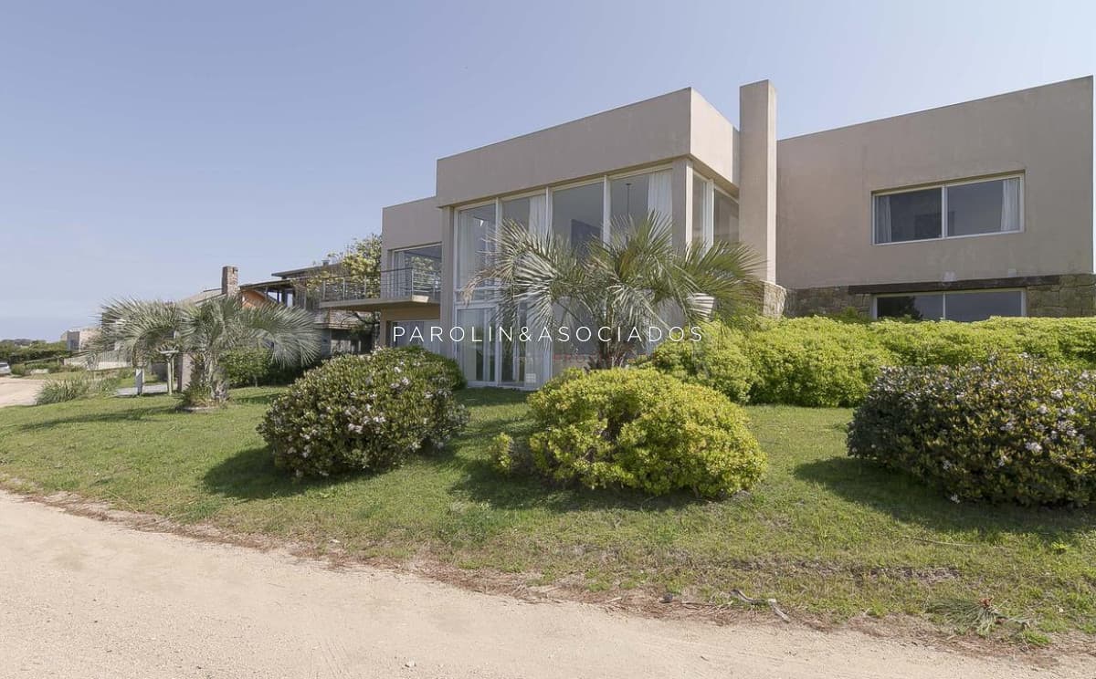 Casa en Venta de 4 Dormitorios en Club del Mar, José Ignacio