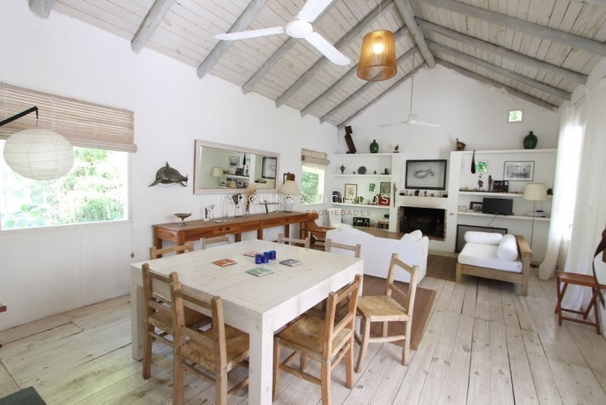 Casa en venta de 3 dormitorios en Montoya, Punta del Este.