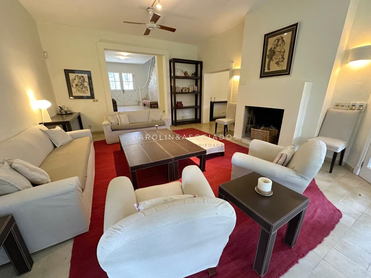 Excelente Casa de 5 Suites en Laguna Blanca
