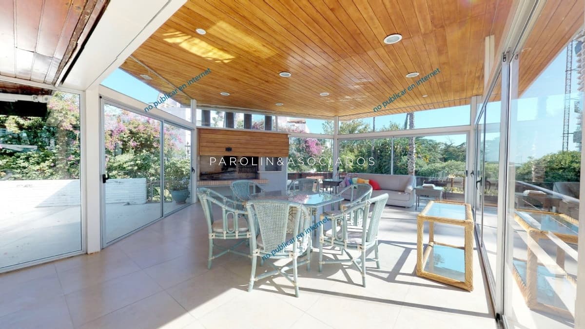 Casa en venta de 5 dormitorios en Mansa, Punta del Este.