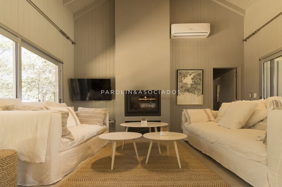 Casa en venta de 4 dormitorio en Pinar del Faro, Punta del Este.