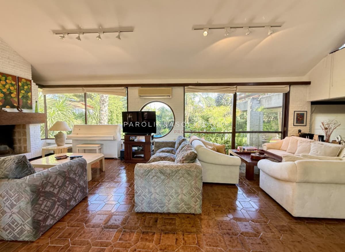 Casa en Venta de 3 dormitorios en Playa Mansa, Punta del Este