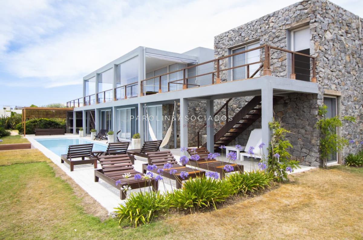 Casa en Venta de 4 Dormitorios en Club de Mar, José Ignacio
