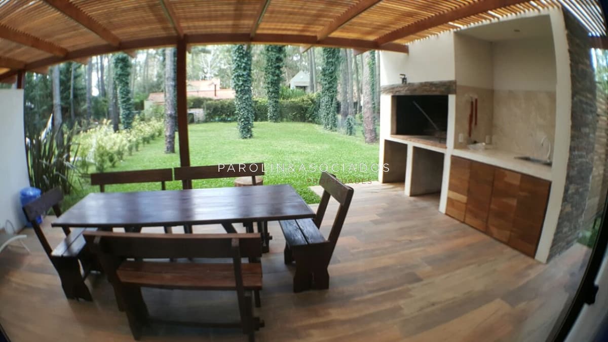 Hermosa Casa en Venta de 4 Dormitorios en Solanas Vacation Club, Punta Ballena