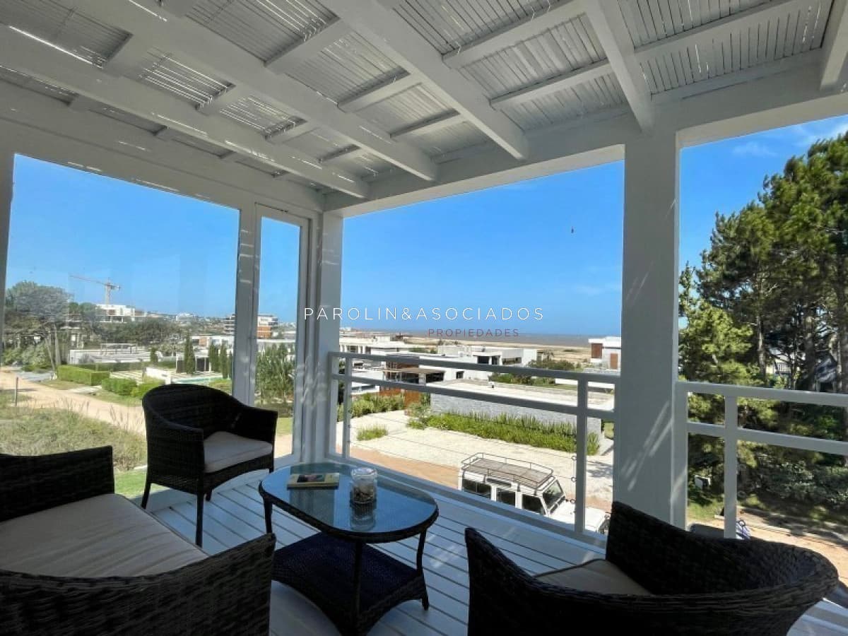 Casa en Venta de 4 Dormitorios en Laguna Blanca
