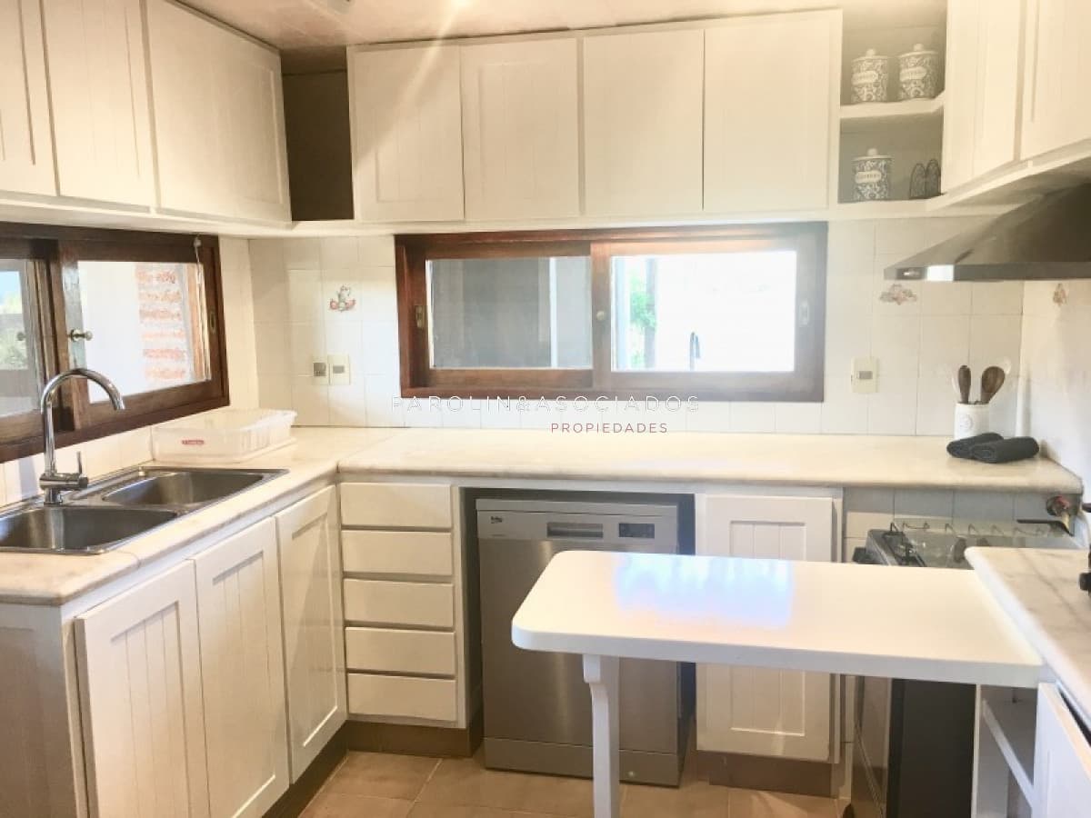 Casa en venta de 3 dormitorios en Montoya, Punta del Este.