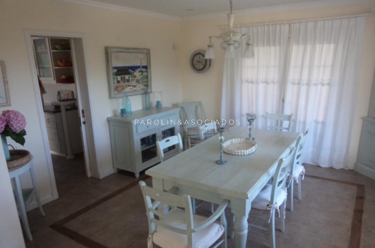 Excelente casa en venta a dos cuadras del mar, Punta del Este.