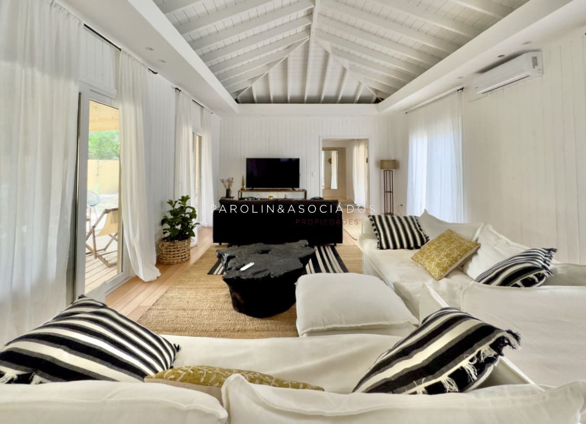 Casa en Venta de 4 Dormitorios en Arenas de José Ignacio
