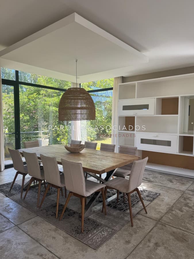Casa en venta de 4 dormitorios en La Arbolada, Punta del Este.