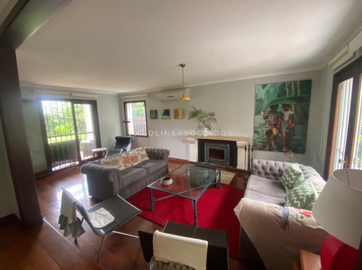 Casa de 4 dormitorios en alquiler temporario en Pinares, Punta del Este.