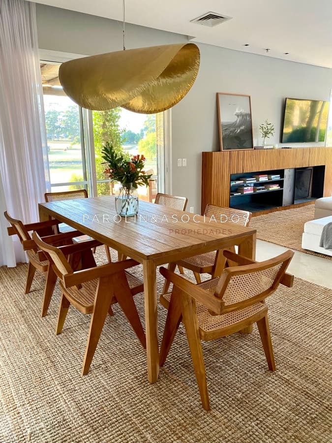 Casa de 4 dormitorios en venta en El Quijote, Punta del Este.