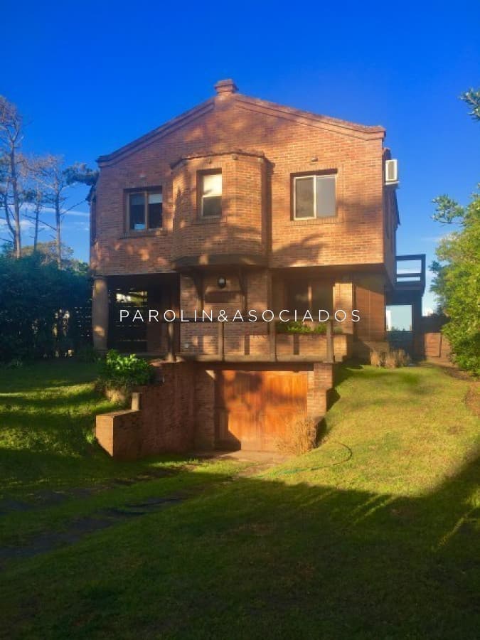 Casa en venta de 3 dormitorios en Montoya, Punta del Este.