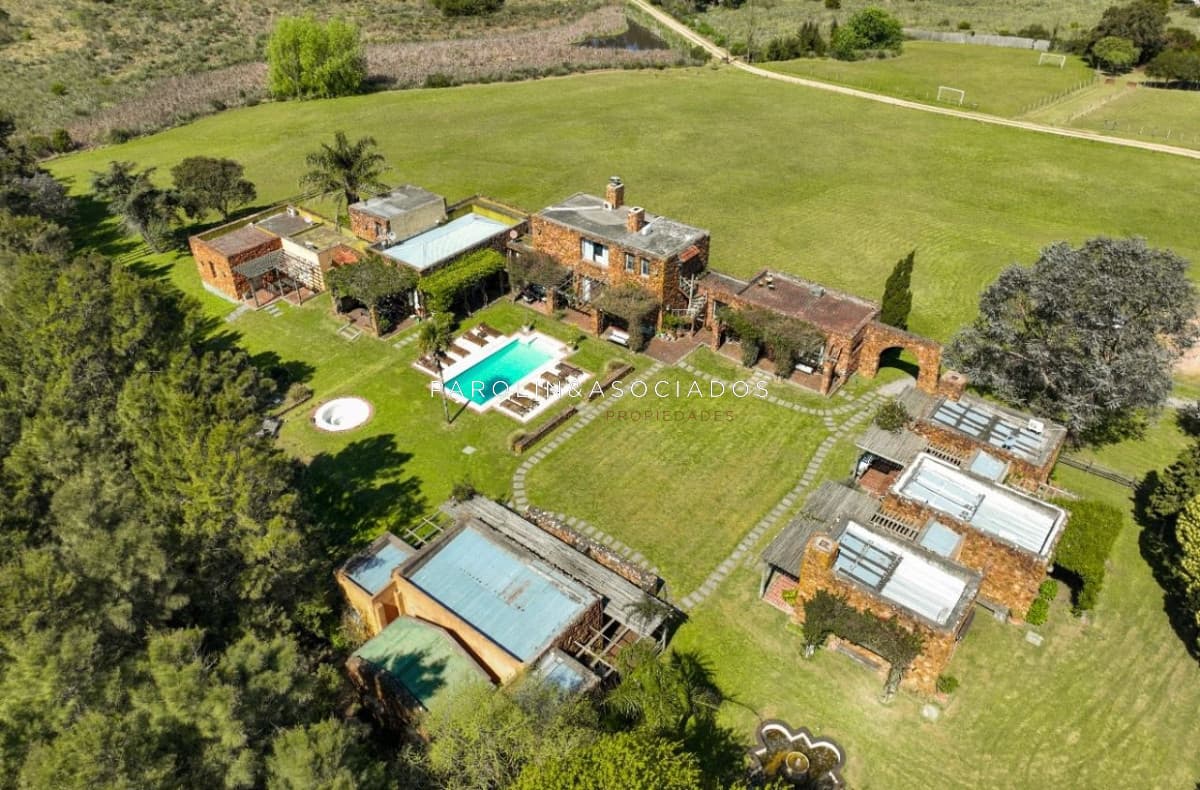 Chacra en Venta de 8 Dormitorios en Camino Medellin, Punta del Este