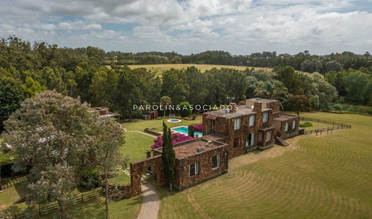 Chacra en Venta de 8 Dormitorios en Camino Medellin, Punta del Este