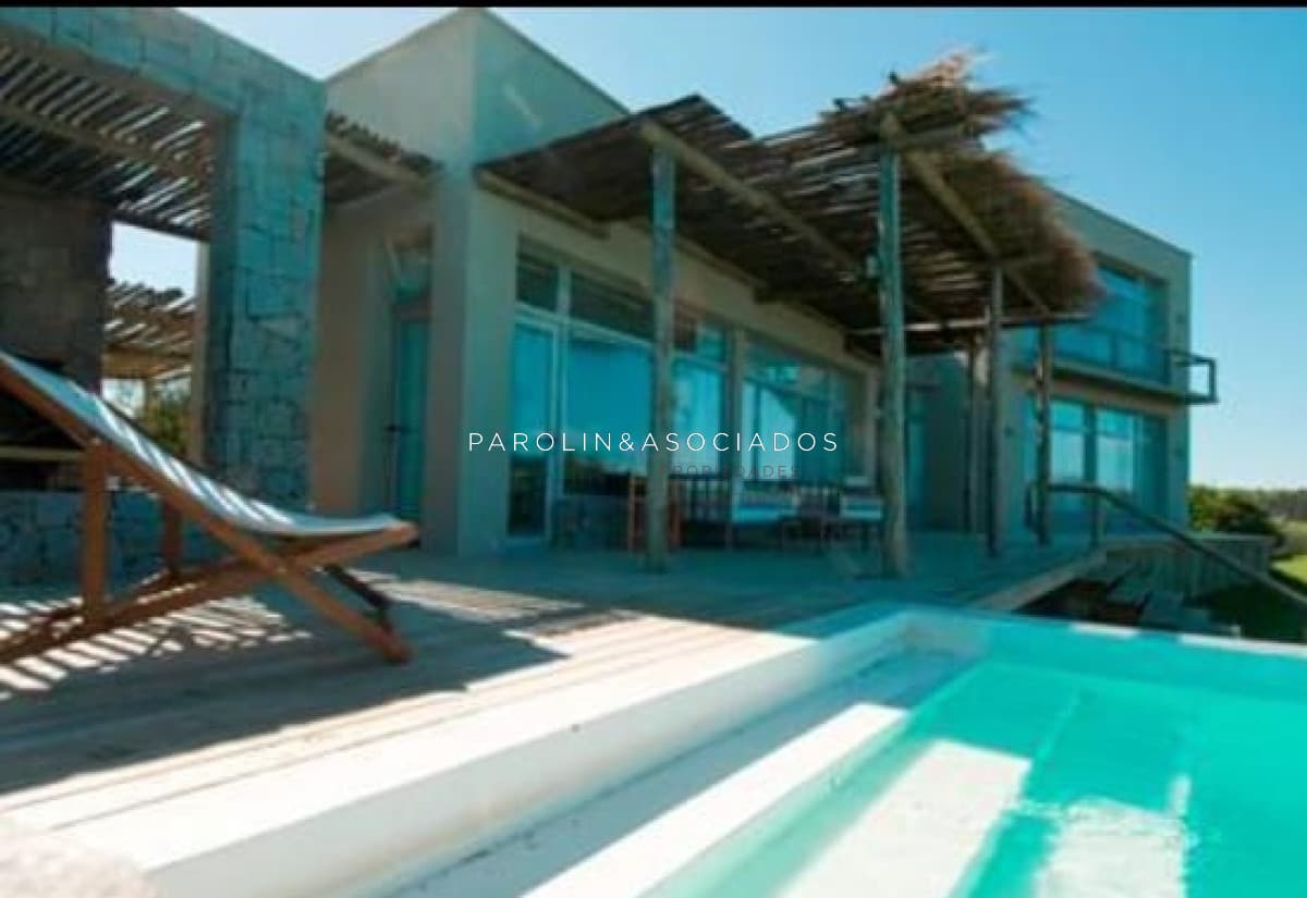 CHACRA EN VENTA DE 4 DORMITORIOS EN JOSE IGNACIO