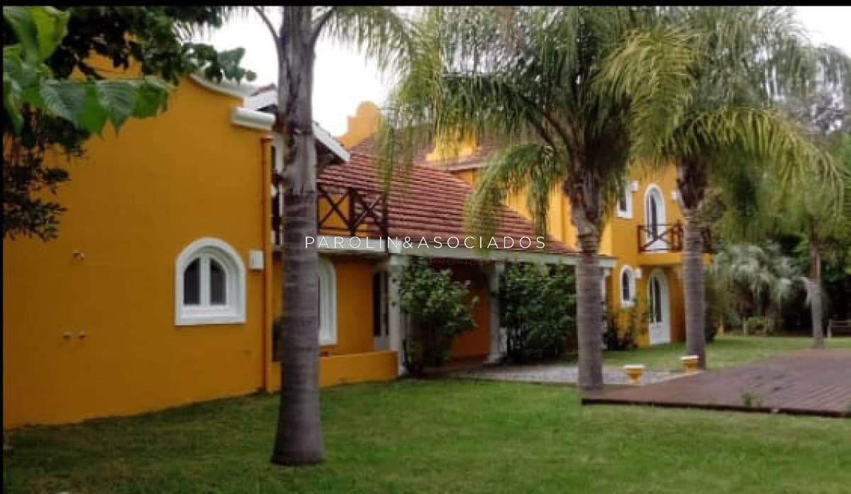 CHACRA EN VENTA DE 5 DORMITORIOS EN LA BARRA