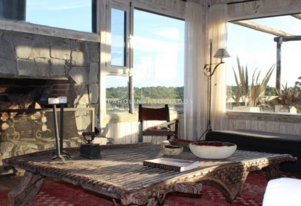 CHACRA EN VENTA DE 4 DORMITORIOS EN JOSE IGNACIO
