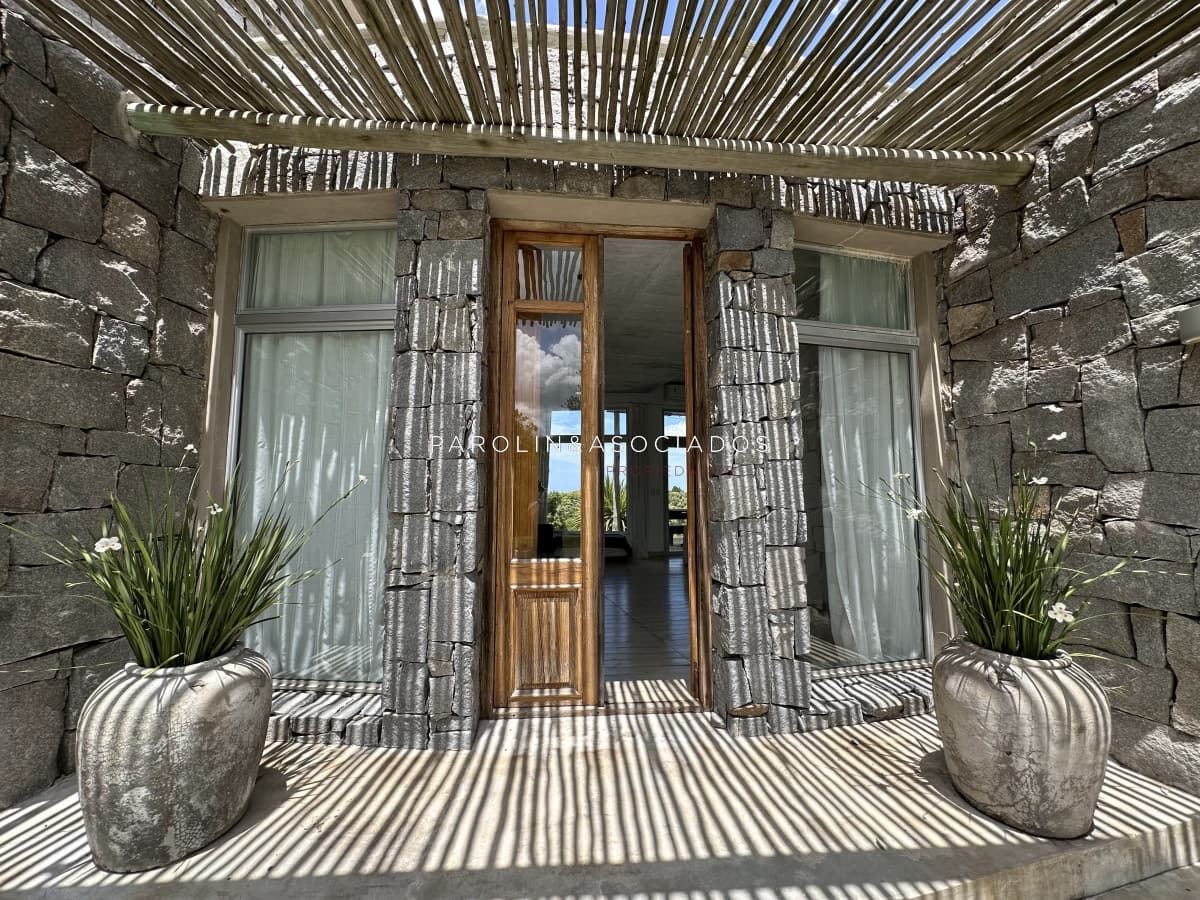 Hermosa chacra con vistas al mar en José Ignacio, Punta del Este.