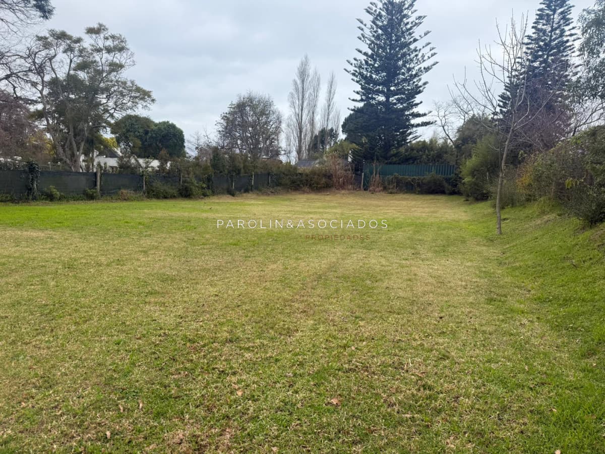 Terreno en venta ubicado en la codiciada zona del Golf, Punta del Este