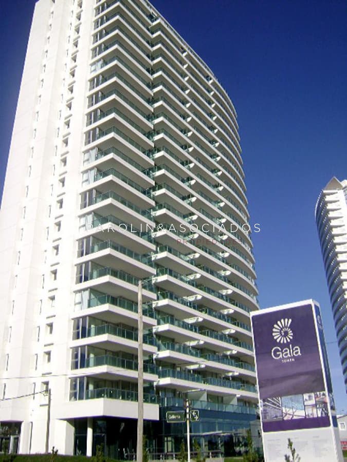 Apartamento en venta con todos los servicios en Punta del Este.