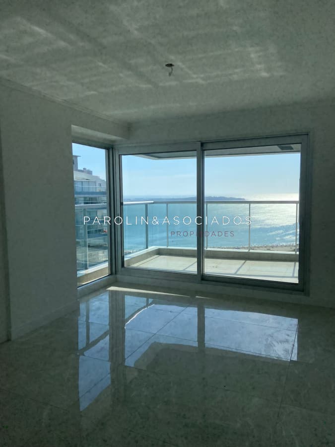 Apartamento en venta de 2 dormitorios en Miami Boulevard II, Punta del Este.