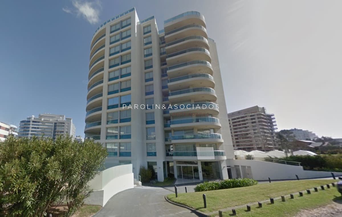 Apartamento en venta de 3 dormitorios en Sol y Luna, Punta del Este.
