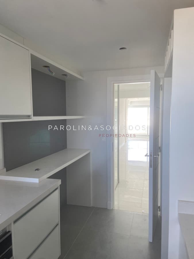 Apartamento en venta de 2 dormitorios en Miami Boulevard II, Punta del Este.
