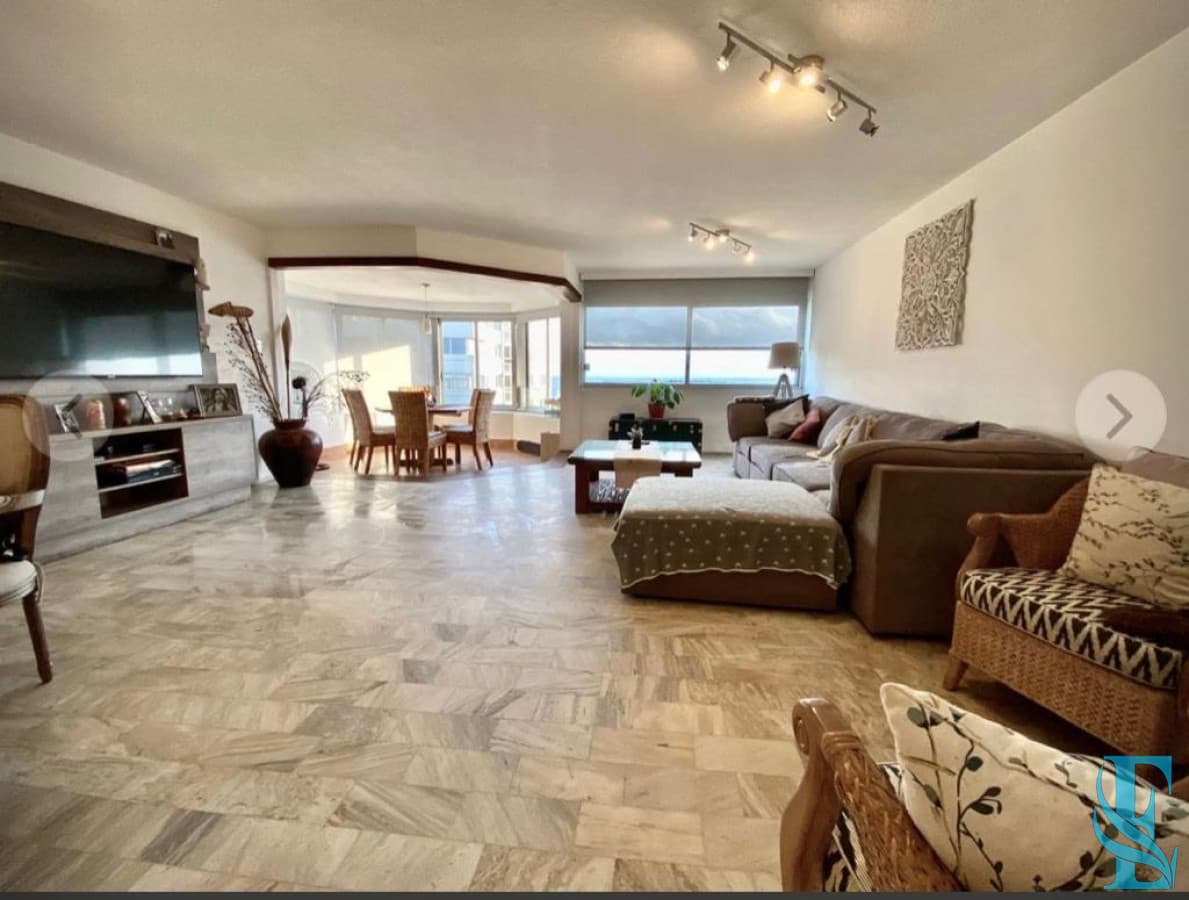 Departamento en Venta de 3 Dormitorios + dependencia en Roosevelt Center, Punta del Este