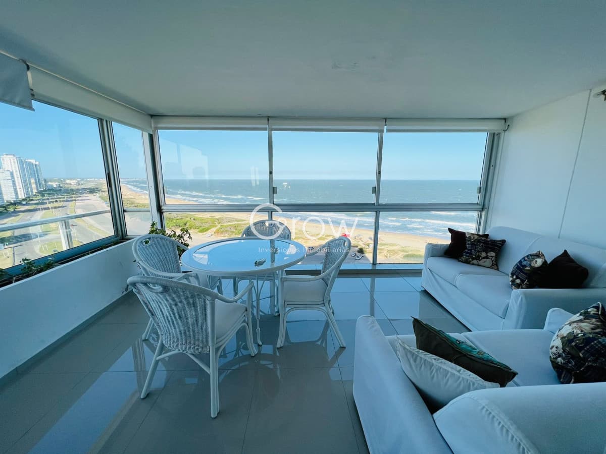 Departamento 3 Dormitorios en Edificio Pez Espada, Punta del Este