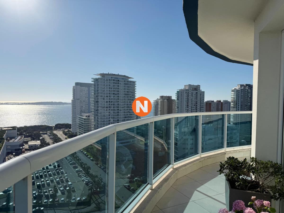 Apartamento en venta de 3 dormitorios mas dependencia de ser ...