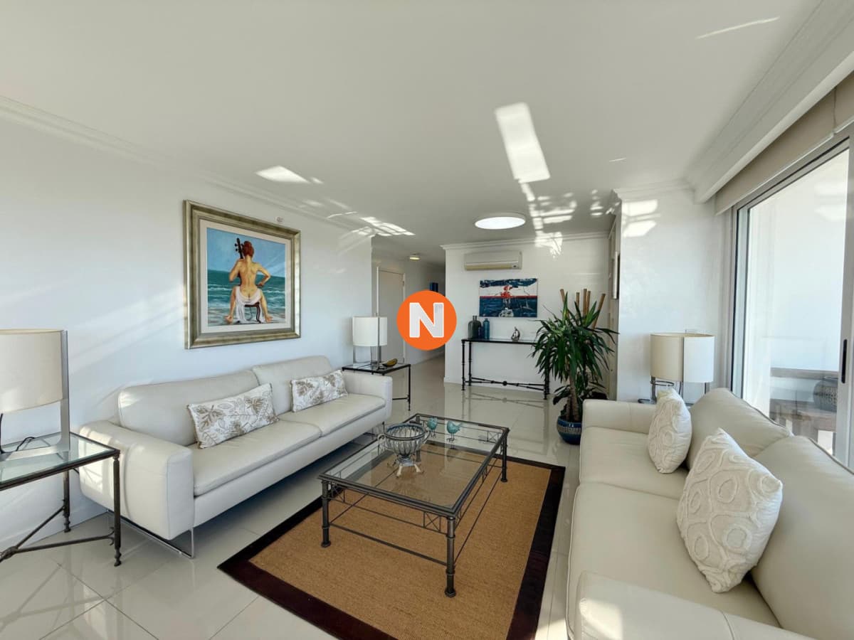 Apartamento en venta de 3 dormitorios mas dependencia de ser ...