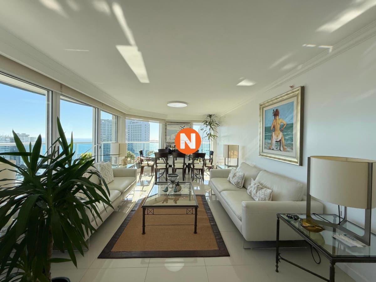 Apartamento en venta de 3 dormitorios mas dependencia de ser ...