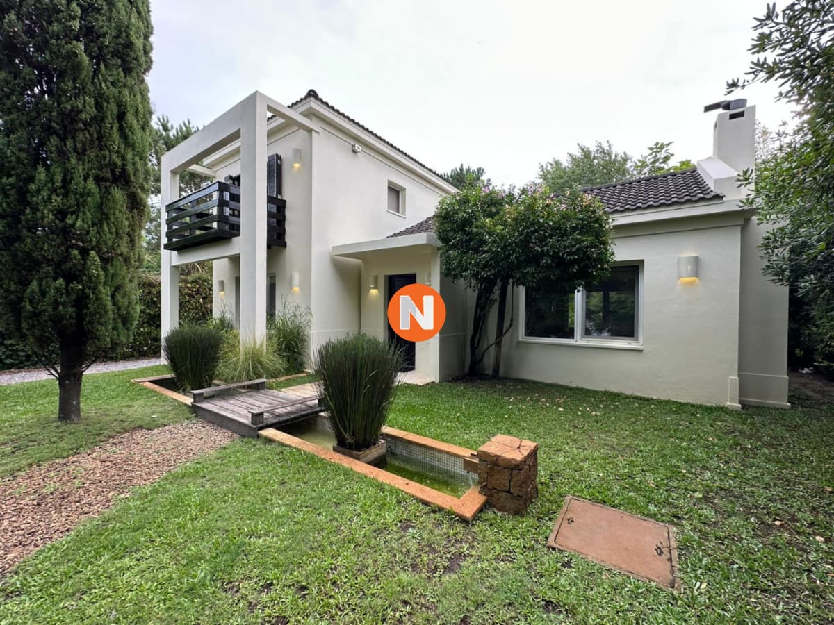Casa en Venta de 3 Dormitorios en Punta del Este, Zona Coleg ...