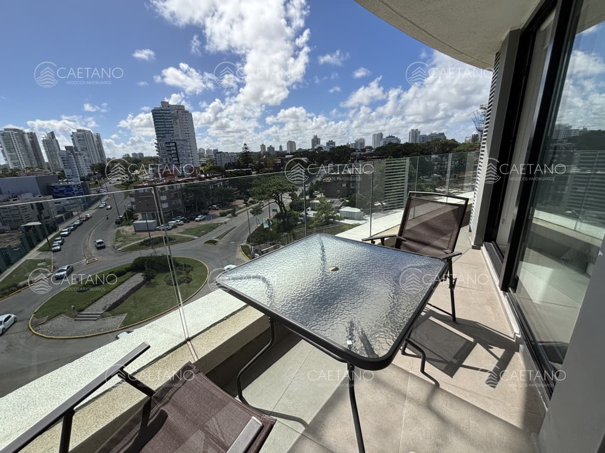 Venta - Parada 3 Mansa. Av. Chiverta casi a estrenar