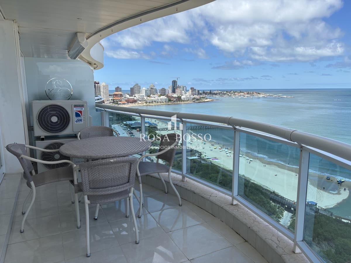 venta y alquiler invierno mansa frente al mar tres suites y dependencias