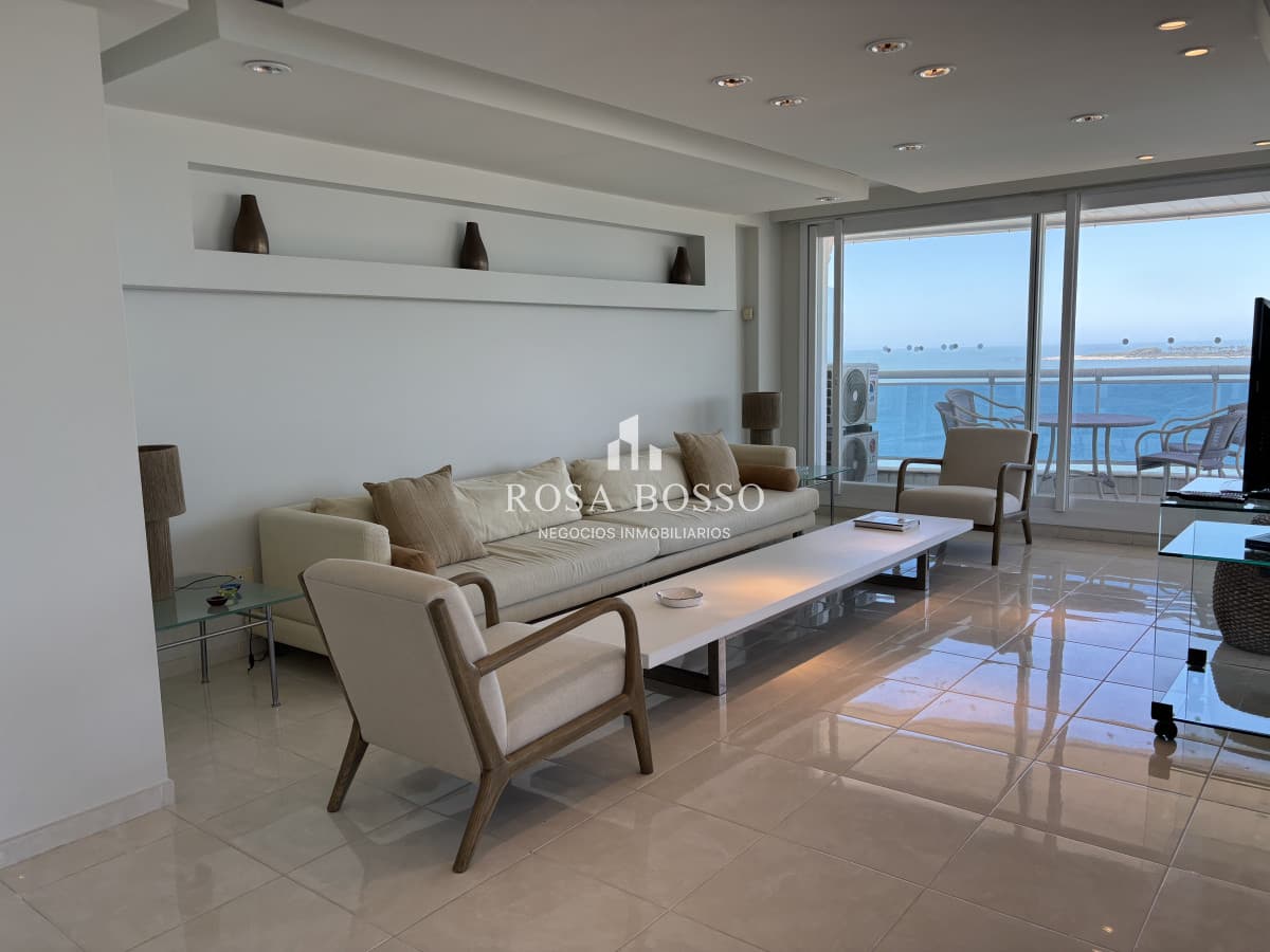 venta y alquiler invierno mansa frente al mar tres suites y dependencias