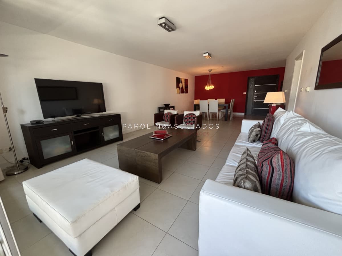 Venta Chiverta Torre Manhattan piso alto
