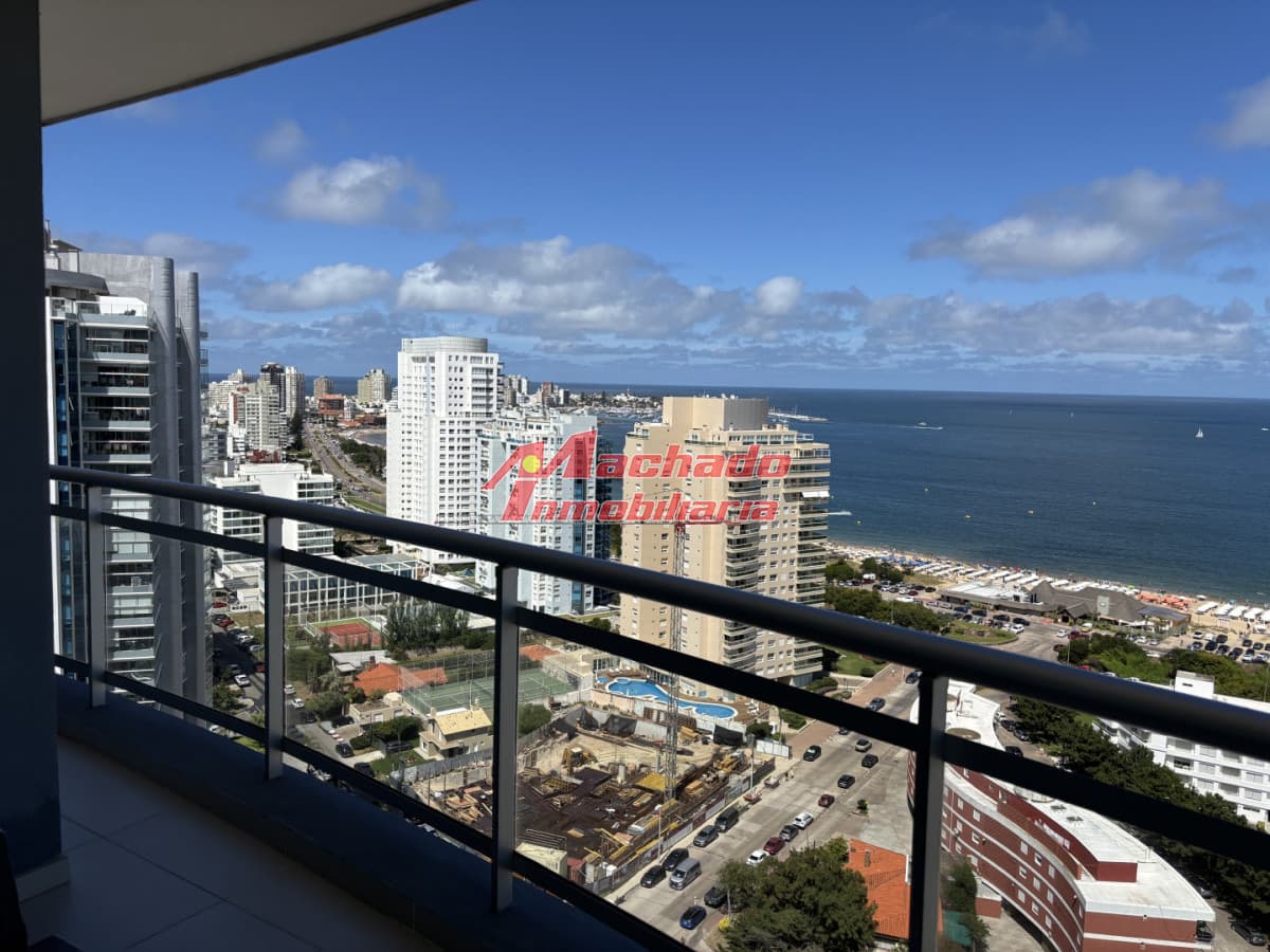 EXCELENTE APARTAMENTO A LA VENTA CON TODA LA VISTA AL MAR PLAYA MANSA 3 DORMITORIOS