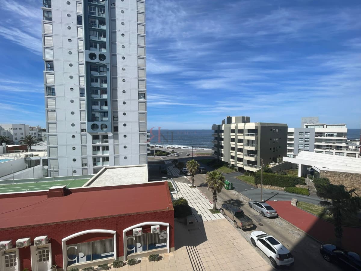Impecable, vista al mar 									(ref.#2511)