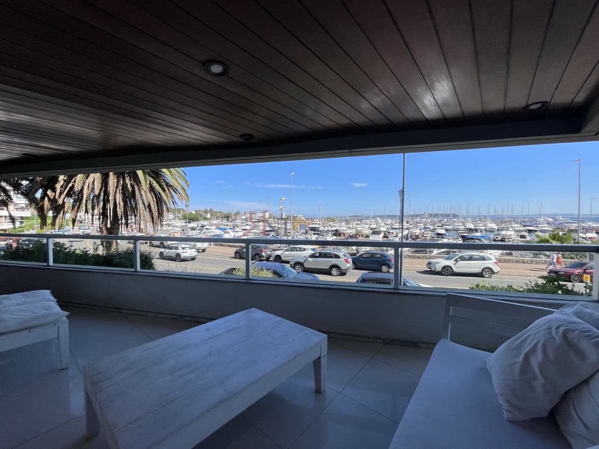 Puerto, lindo apto. con buena vista y amplia terraza									(ref.#8051)
