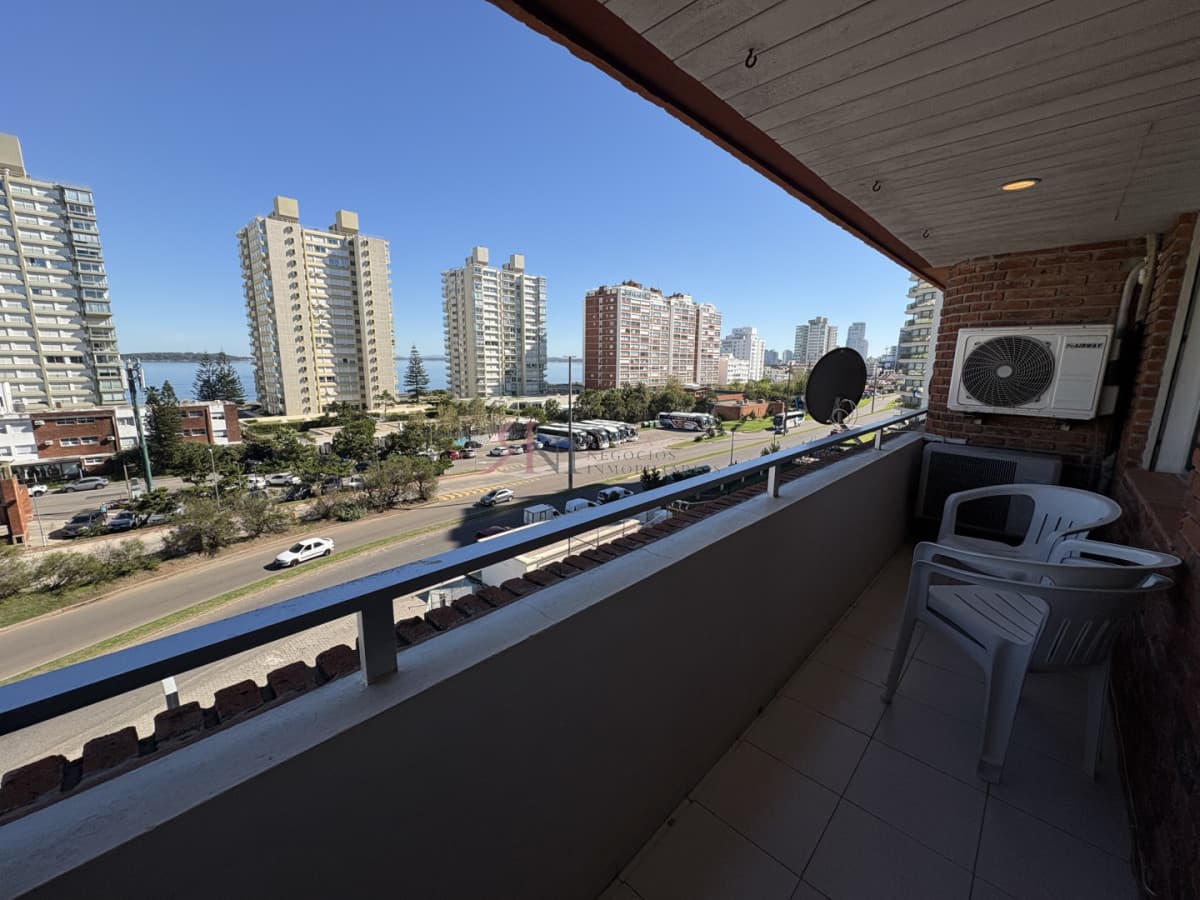 Apartamento con buena orientacion solar									(ref.#112381)